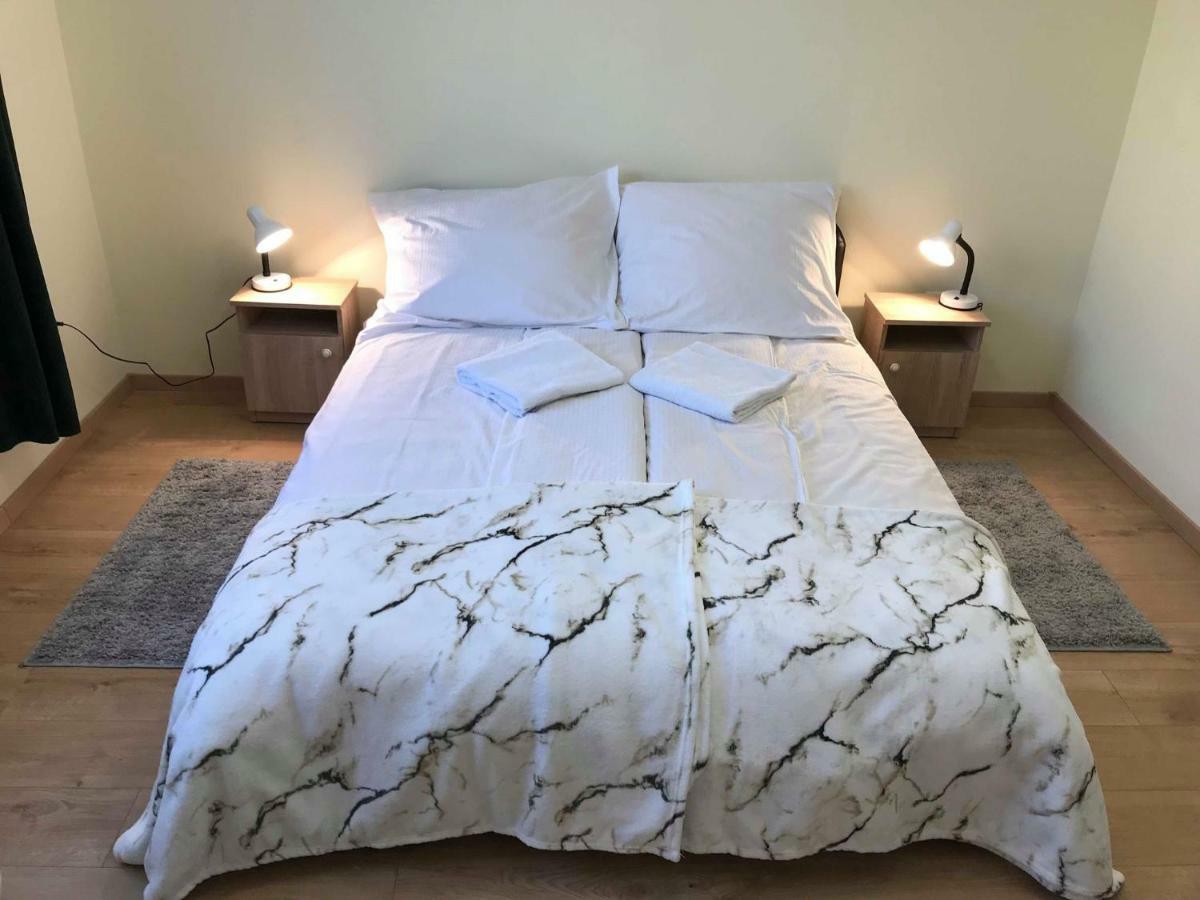Ella Apartman Debreţin Exterior foto