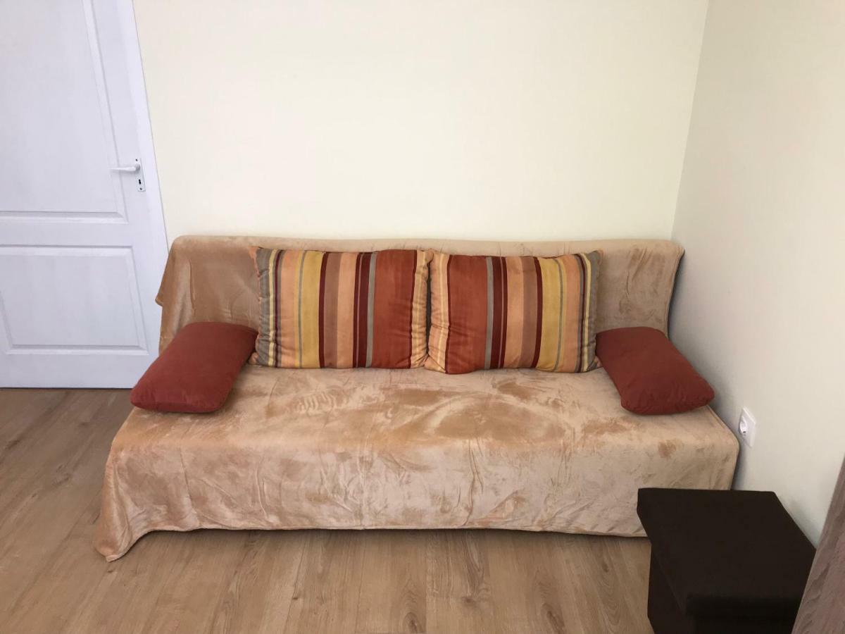 Ella Apartman Debreţin Exterior foto