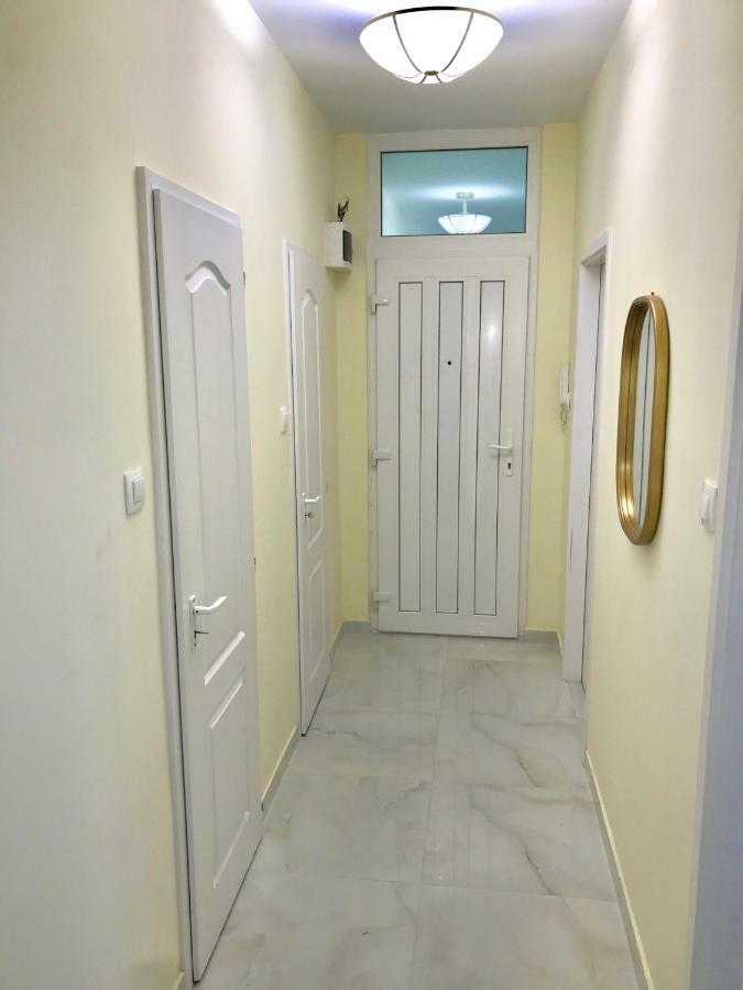 Ella Apartman Debreţin Exterior foto