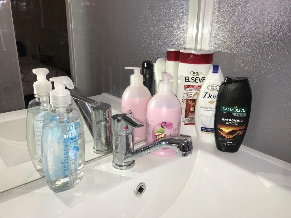 Ella Apartman Debreţin Exterior foto