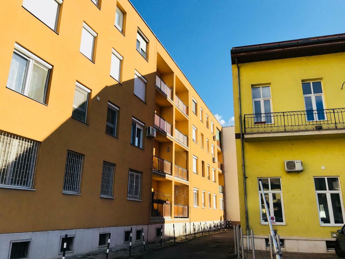 Ella Apartman Debreţin Exterior foto