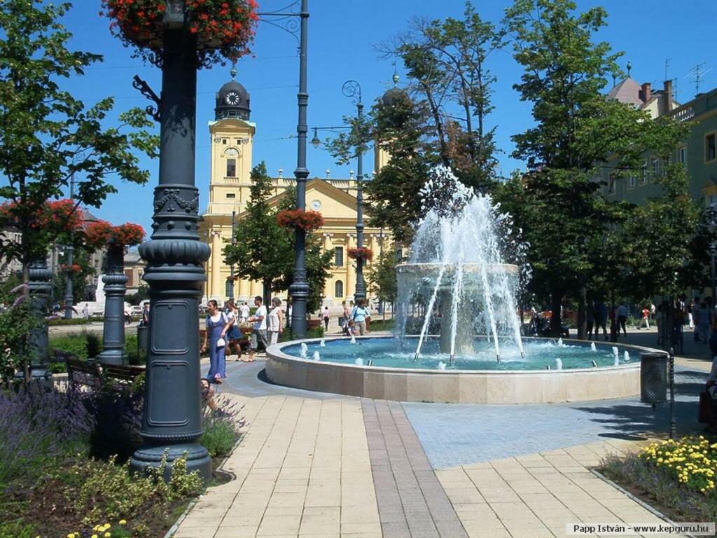 Ella Apartman Debreţin Exterior foto