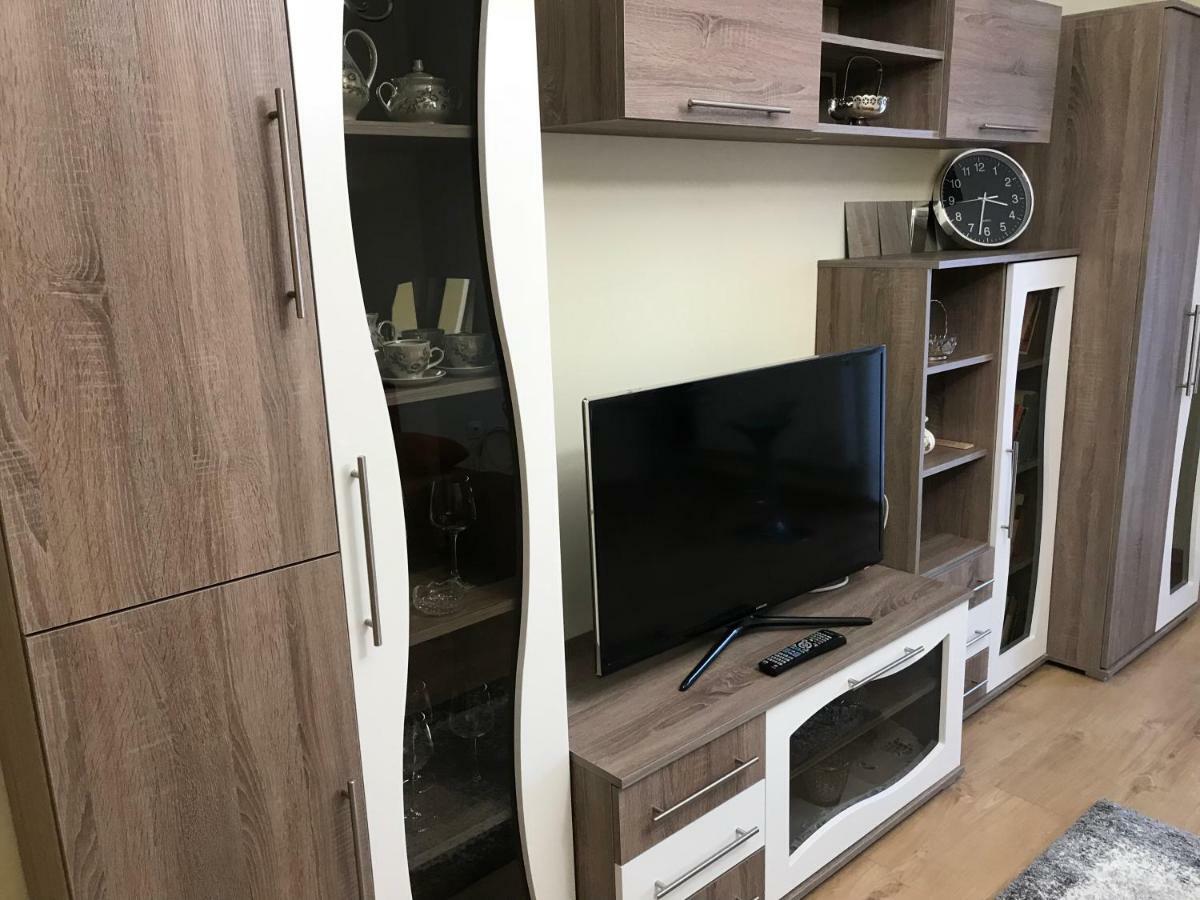Ella Apartman Debreţin Exterior foto